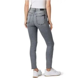 RTA GRAY CROPPED JEAN SIZE 28